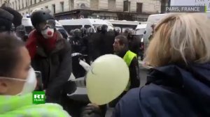 Les Gilets Jaunes VS les CRS