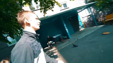 БЕДНЫЙ ШКОЛЬНИК ВРАЛ НАМ. ШКОЛЬНИК ПРОДАЛ КВАРТИРУ И СВЯЗАЛСЯ С ПЛОХОЙ КОМПАНИЕЙ
