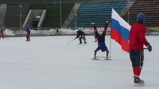 Скейтбординг на руках по льду - Юрий Белянин зажигает!