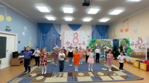 Весёлый танец  « Помогатор»