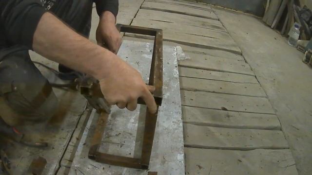 Полка под зарядное устройство из МЕТАЛЛОЛОМА!!!! смотреть онлайн