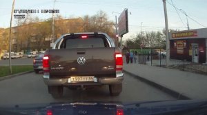 зачем дальтоникам дают права ?