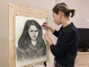 Художник Жанна рисует