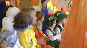 Сюрпризный момент от Феи Осени с волшебным цветком  на осеннем утреннике 2017 в средней группе