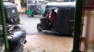 Barber shop aneb kadeřnictví na Srí Lance - Weligama | Cesta Kolem Světa