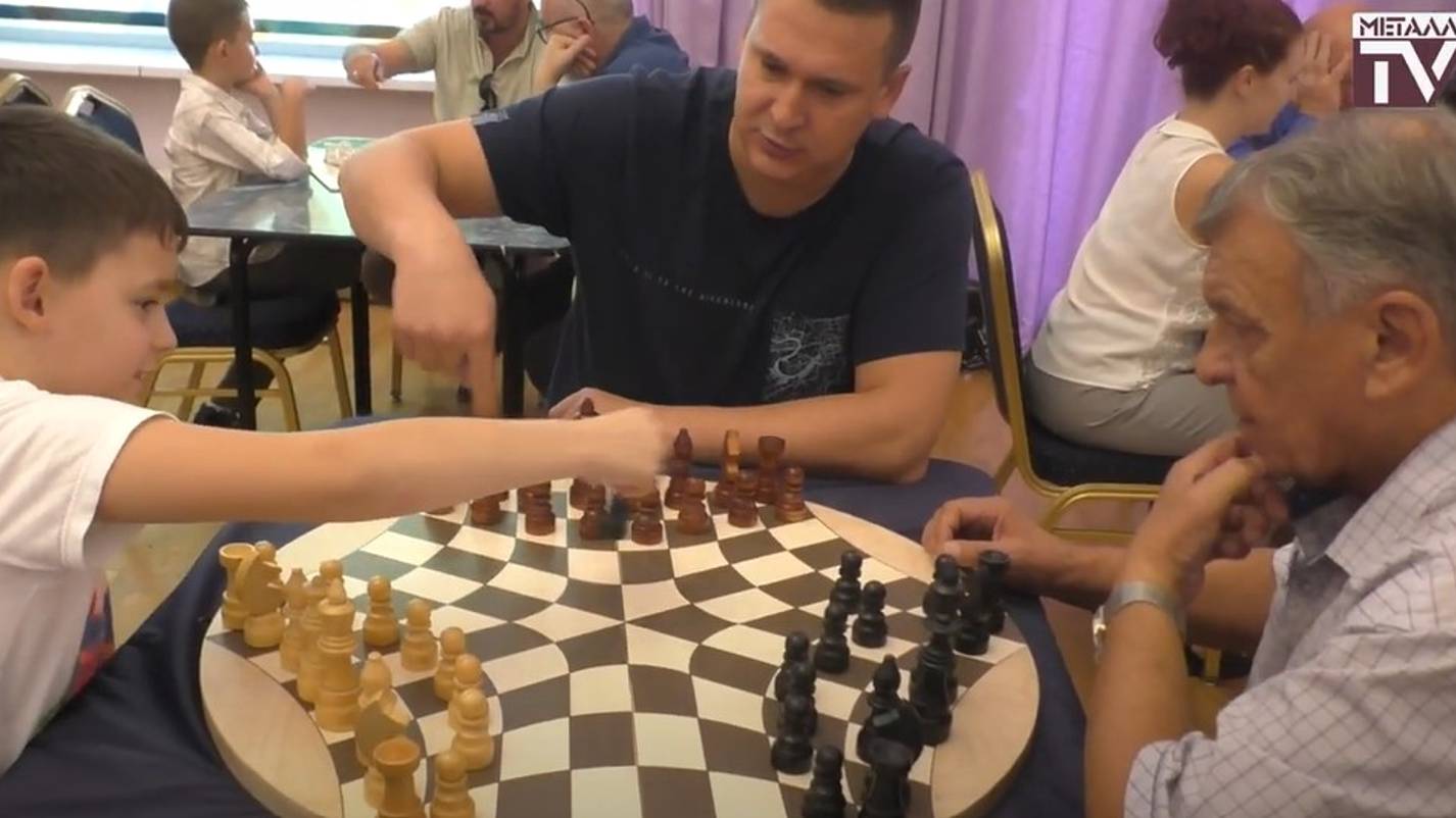 Шахматная эстафета поколений. ДК им. В.В.Маяковского. 15 сентября 2024 г. смотреть онлайн