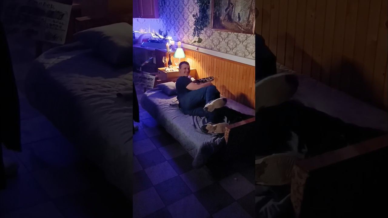 ПОСТЕЛЬНАЯ СЦЕНА В -15°  Такое #кино  #съёмки #актеры #бэкстейдж