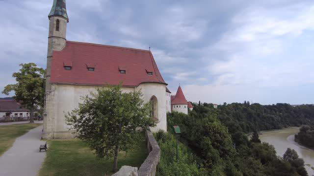 Burghausen 🏰 - самая длинная средневековая крепость в Европе с протяженностью стены 1034 метра! 4К