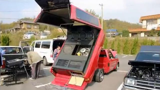 Cars, Girls, Techno looks good, sounds good смотреть онлайн