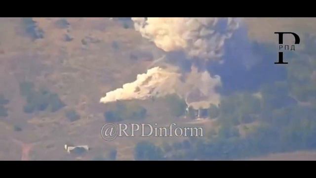 Ukraine's stronghold is greeted by russian FAB-500 bombs смотреть онлайн