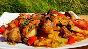 УТОМЛЕННОЕ МЯСО С ОВОЩАМИ | отдыхаем на речке и готовим обед.