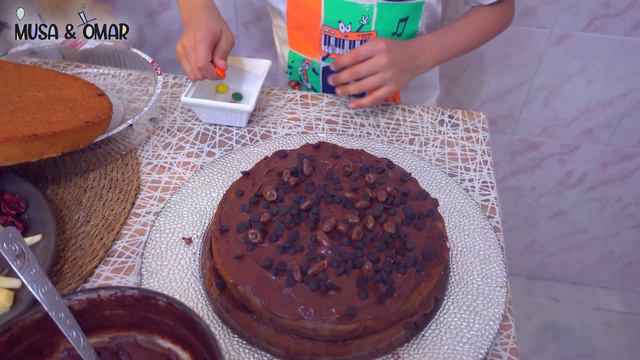 Kids play Musa & Omar kids games making cake موسى وعمر ألعاب أطفال