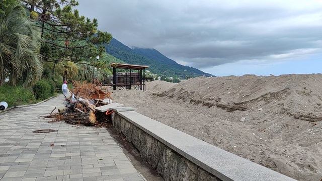 пляж Пицунды после VID20240601174721