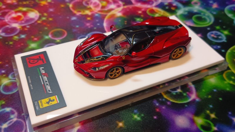 DMH 1:64 Ferrari LaFerrari Dragon