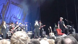 Leonard Cohen sings " In my secret life ", July-10-2008, Cactusfestival-Brugge, Belgium