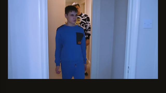 Смотрю Эдика про доорс 1 часть