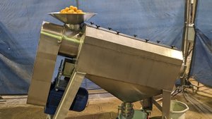 Косточкоотделительная и протирочная машина для кизила, сливы, абрикоса, вишни и прочего.