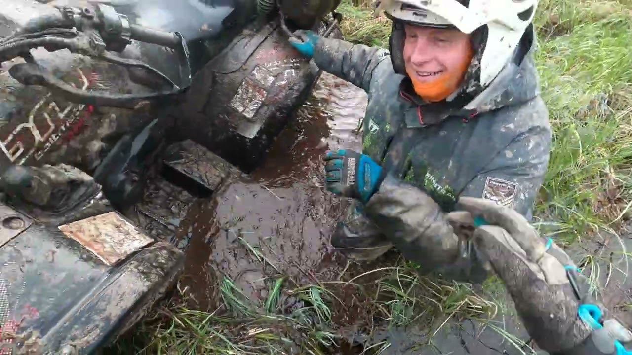 Покатушки на квадроциклах  с переворотом и застреванием!