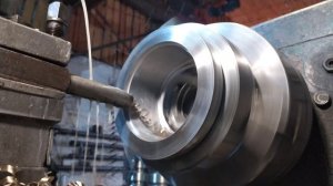 ТОКАРКА . РАСТОЧКА ДЕТАЛИ. 
Трек: Ужасы Первая Глава Пособие По Эксплуатации Токарного Станка