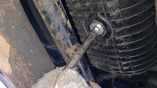 Как открутить пробку поддона на Эвотеке?