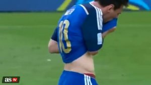 Messi vomit vs Germany - Brazil World Cup Final 13-07-2014