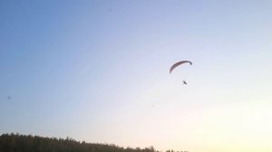 Полет мотопараплана над порогом Ревун