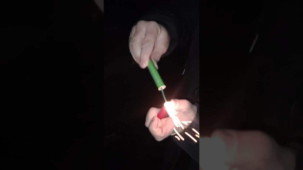 ВЗОРВАЛ ПЕТАРДУ ЗЕЛЁНАЯ КОБРА В НОЧИ / ТЕСТ ПЕТАРД / #пиротехника #петарда #взрыв #петарды #салют смотреть онлайн