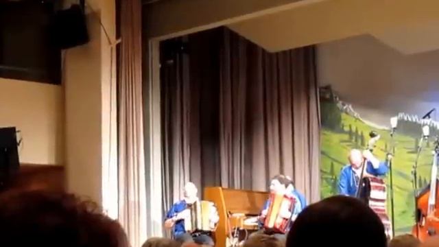 Zum frohen Wandern HD Gebr. David und Lorenz Kallen -Fred Brügger Klavier, Bass Hanspeter Zumkehr смотреть онлайн