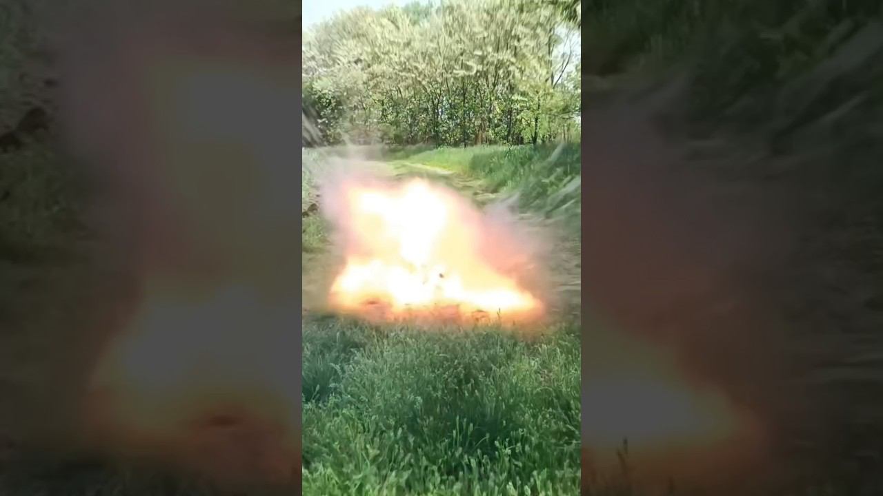 ВЗОРВАЛ ИГРУШКУ МОЩНОЙ ПЕТАРДОЙ / #петарды #пиротехника #игрушка #взрыв #корсары #gorillabum #топ смотреть онлайн