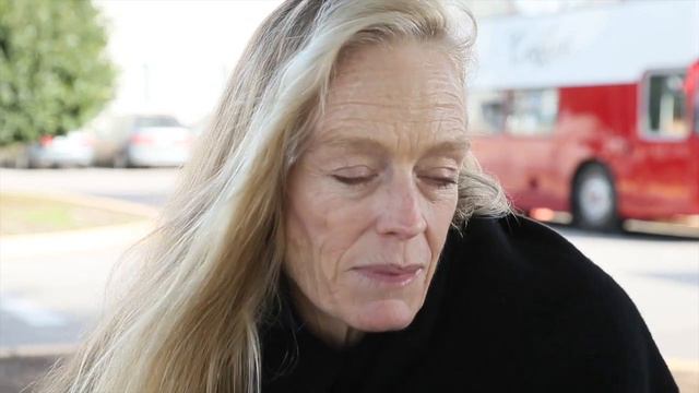 Suzy Amis Cameron talks book, healthy living
