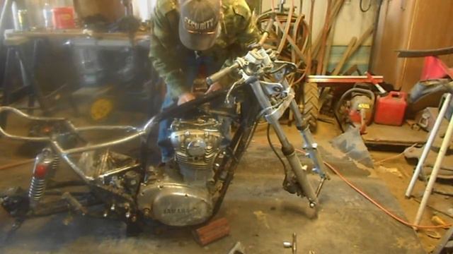 Yamaha xs650 Engine Removal - Manhattan bobber project смотреть онлайн