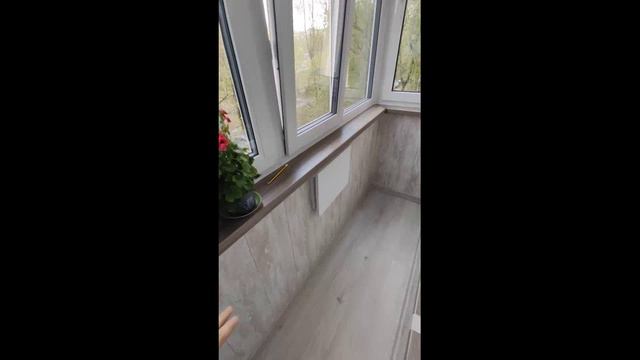 Теплая отделка балкона от компании WinDoor