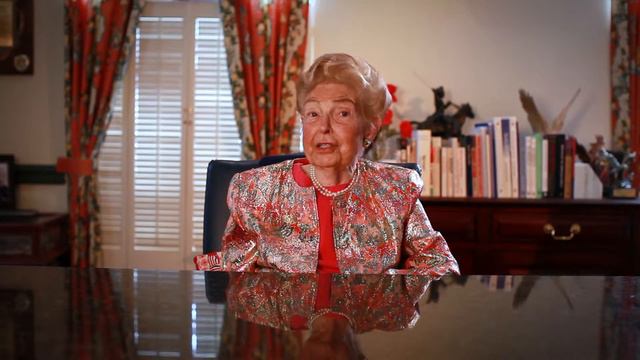 Phyllis Schlafly - A personal message, August 2016 смотреть онлайн
