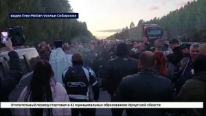 В День памяти погибших мотоциклистов байкеры зажгли свечи вдоль трассы на объездной Ангарска