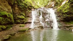 Водопад в каньоне 4К