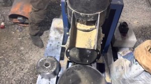 Видео 6 Гранулятор Комбикорма Из МясоРубки 220 в Мощность 1,6 кВт Производительность 30 кг в час