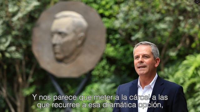 Marcelo Torres Cofiño defiende el derecho a la vida смотреть онлайн