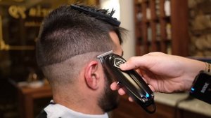 ASMR 💈 ITALIAN LADY BARBER “FREESTYLE”