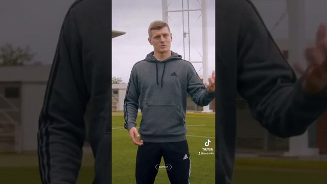 Kroos Shuffle Tutorial - Feat. Toni Kroos