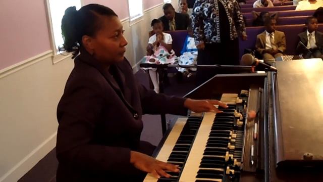 Tina M. Floyd - Oh Come Let Us Adore Him смотреть онлайн