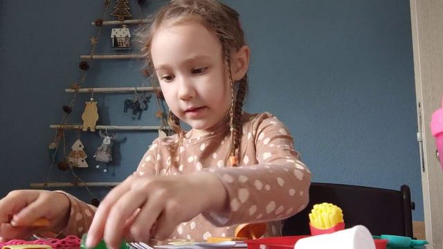 Эмилька и обзор игрушек 2