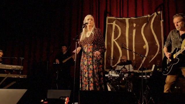 BLISS - Rachel Morrison "Positive Reaction" Live @ Traumstern/ Lich/ Germany 07 03 24 смотреть онлайн