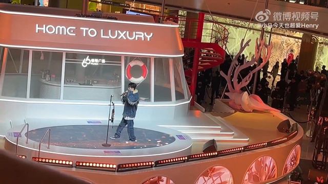 [Fancam] 20221118   Henry Lau 刘宪华🎻🎤🕺 x Shanghai Hang Lung Plaza Event Live performance.#HomeToLuxur