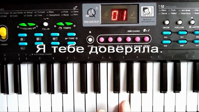 Расцвела под окошком белоснежная вишня