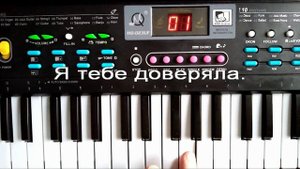 Расцвела под окошком белоснежная вишня