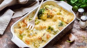 МИНТАЙ С БРОККОЛИ И СЛИВОЧНО-СЫРНЫМ СОУСОМ