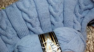 Женский свитер с косами, начало вязания.