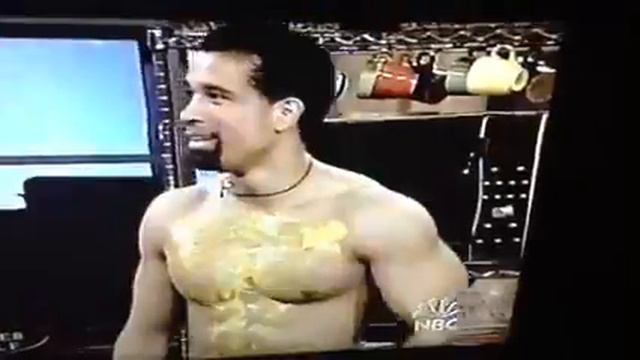 Dorian flexes his pecs! смотреть онлайн