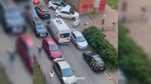 В Петербурге женщина на Kia не пропускала скорую с девочкой-подростком внутри