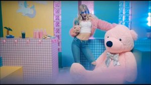 ALEYNA TİLKİ SEN OLSAN BARİ SÖZLERİ/LYRICS